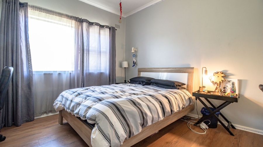 4 Bedroom Property for Sale in Gustrouw Western Cape